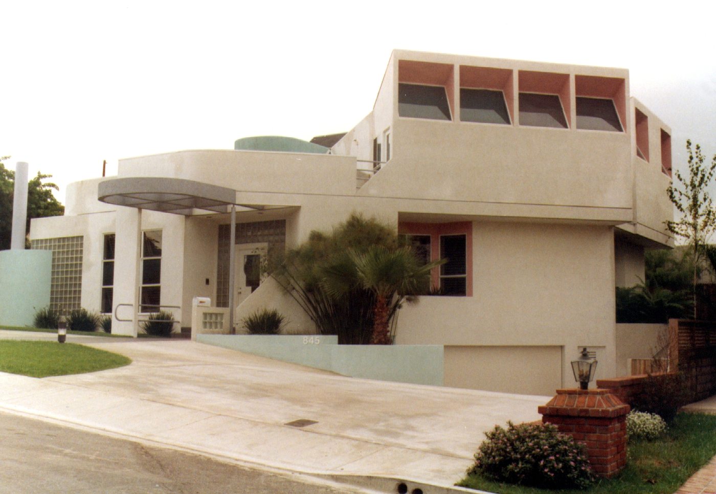 Estate Home with Porte-Cochere