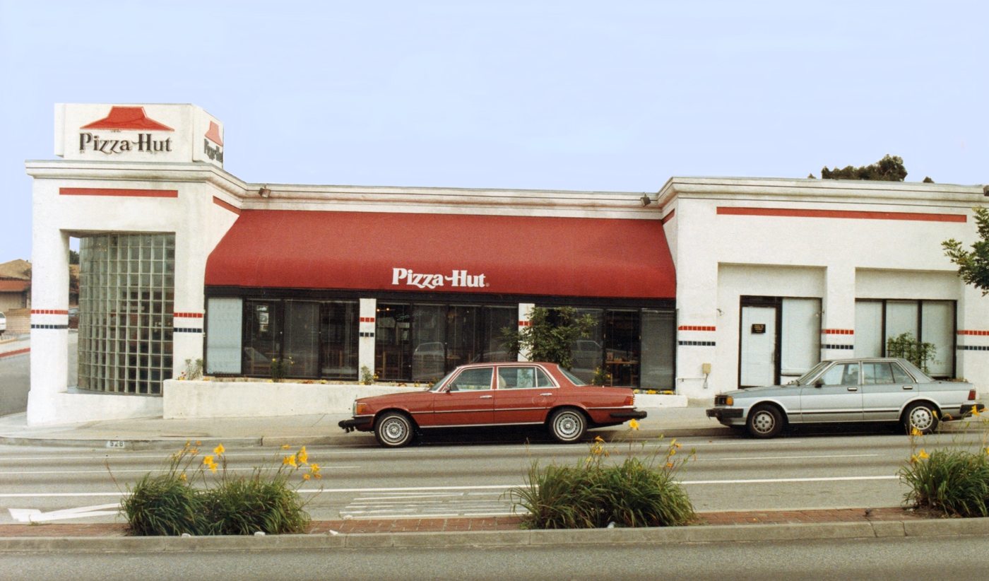 Pizza Hut Full Facade
